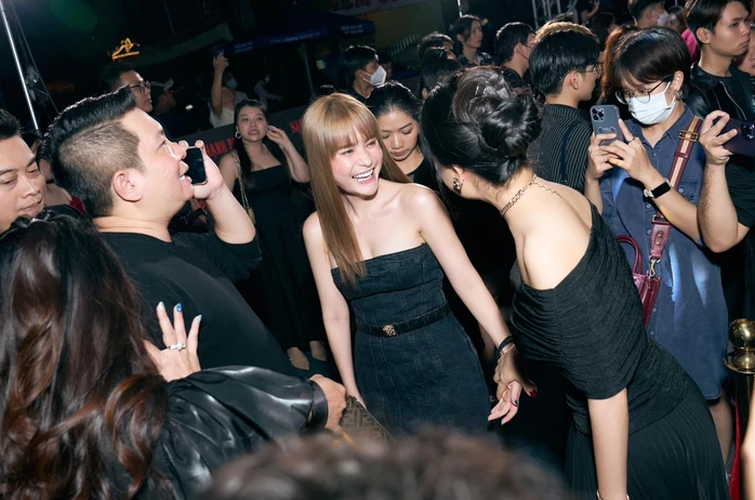 Bên cạnh mối quan hệ hợp tác, Di Băng và Thái Công còn có tình bạn vô cùng bền chặt.