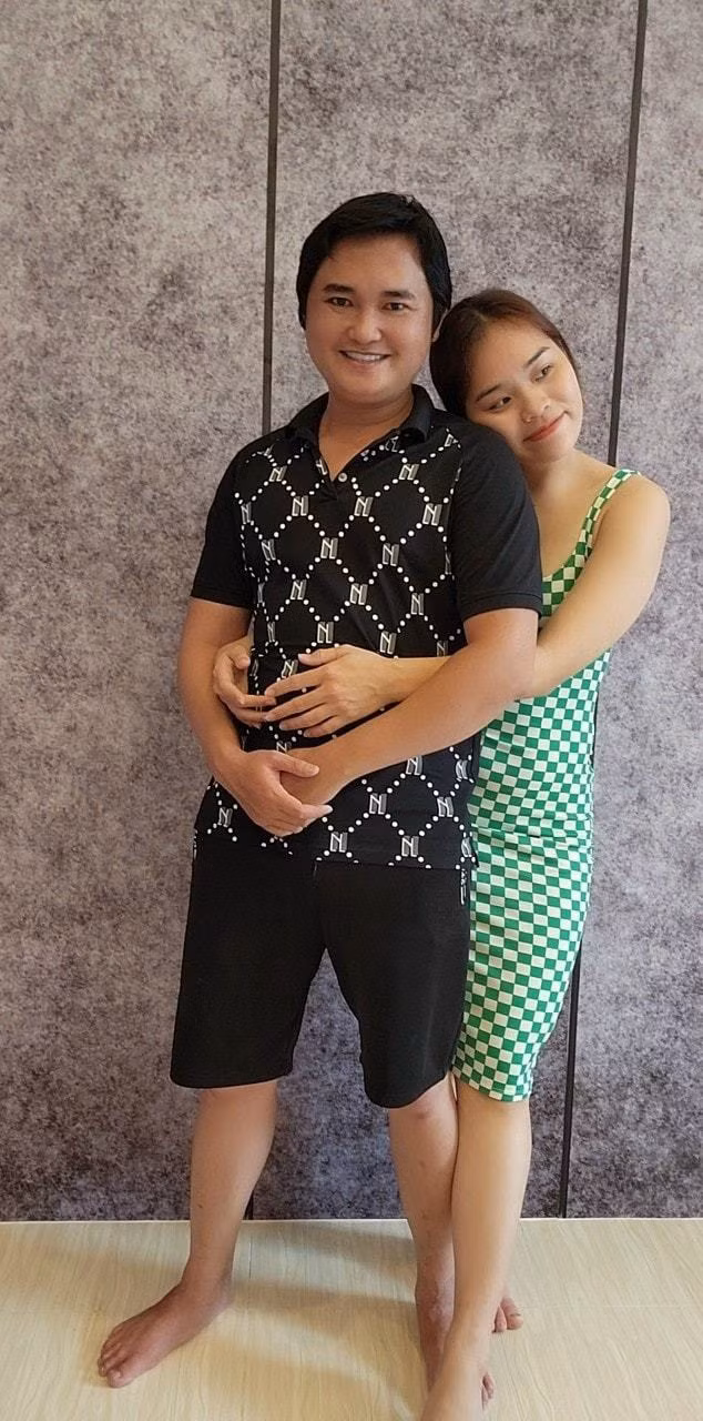 Đặc biệt, trong một khoảnh khắc vòng 2 của Ngân Thảo lộ rõ ràng trước camera, có biểu hiện như đang có "baby".