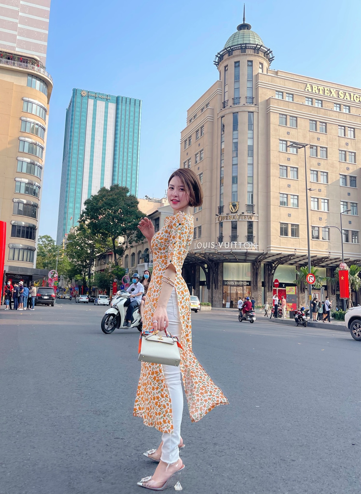 Nhiều người còn cố tính nhắc lại scandal xưa kia của Trâm Anh để mỉa mai cô kèm những bình luận khiếm nhã.