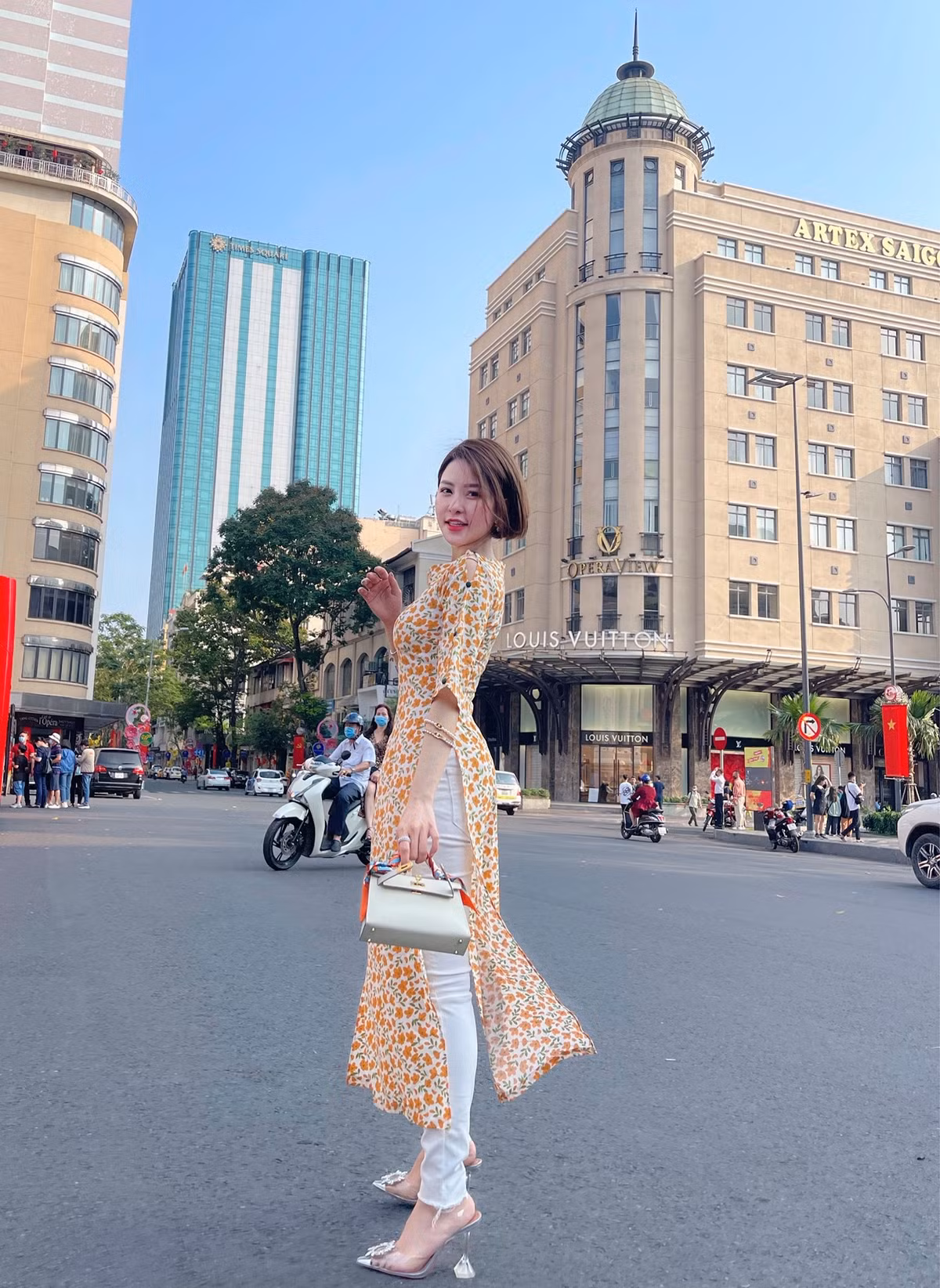 Nhiều người còn cố tính nhắc lại scandal xưa kia của Trâm Anh để mỉa mai cô kèm những bình luận khiếm nhã.