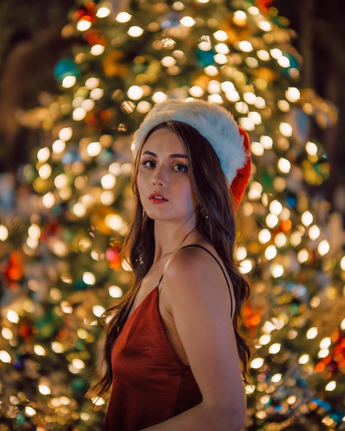 Lướt sóng, bơi lội và chạy bộ là những hoạt động ngoài trời được Samantha Staynings thực hiện khi có thời gian rảnh rỗi. Các hoạt động này vừa giúp người đẹp đốt cháy calo, hỗ trợ giảm cân vừa giúp sức khỏe tinh thần được tốt hơn.