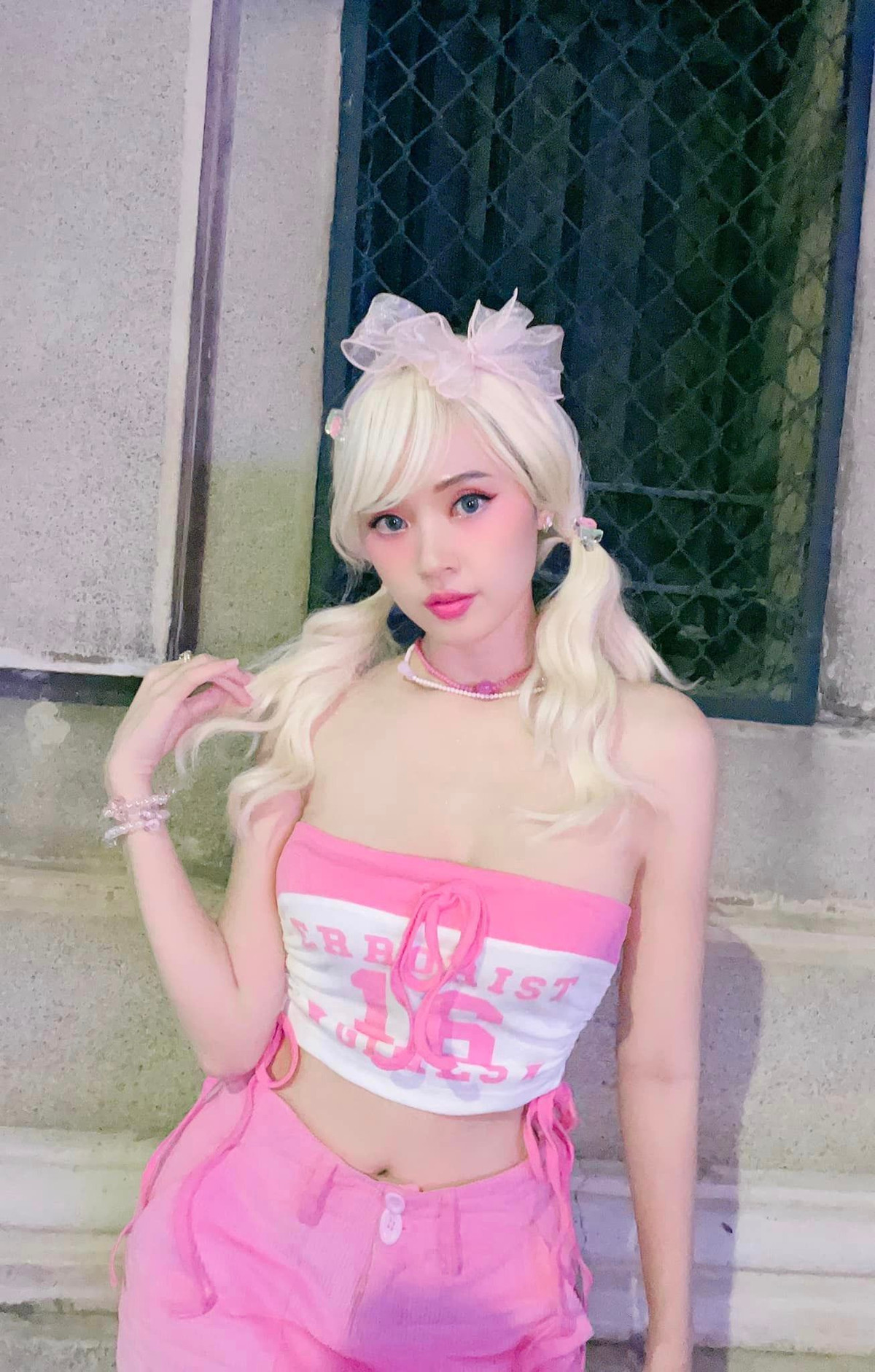 Khoe "giao diện" lạ mắt, Midu làm fan khó nhận ra Khoe