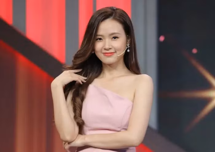 Trên trang cá nhân, hot girl Midu nói lên suy nghĩ về đời người con gái, đặc biệt là khi đứng trước những quyết định quan trọng trong tình yêu.