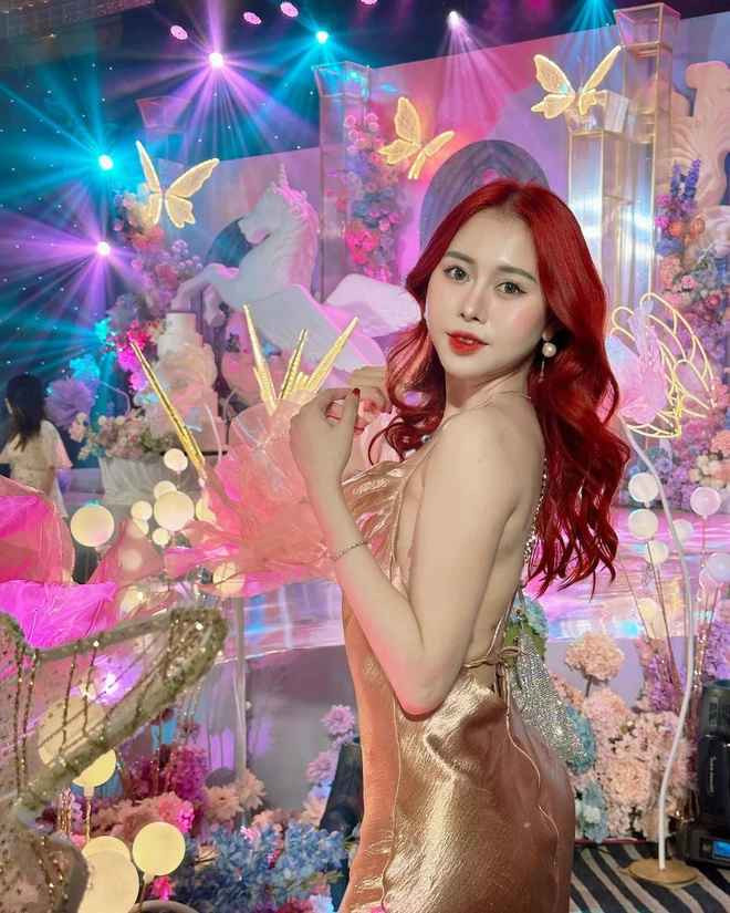 Dù Việt Phương Thoa cũng không thể hiện sự lo lắng hay áp lực với chuyện này nhưng cô nàng vẫn tập tành đều đặn để duy trì sức khỏe và vóc dáng.