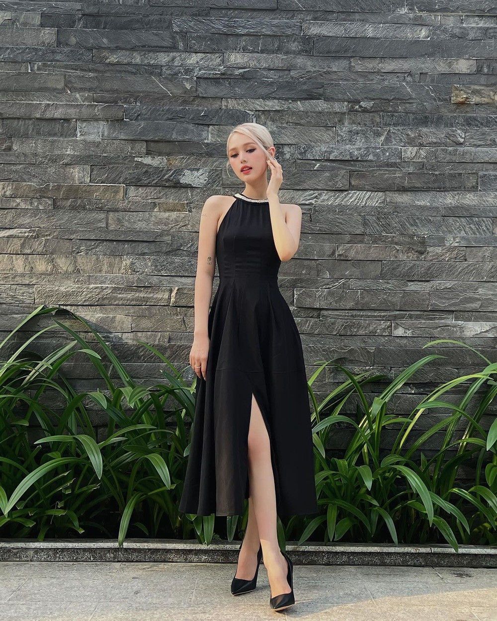 Trước câu hỏi trên, Xoài Non cho hay: "Nói không buồn thì là nói xạo nhưng cũng không ảnh hưởng tới Xoài lắm. Xoài nhận ra mình cố gào thét chứng minh là mình tự lập không dựa vào ai thì cũng chẳng ai tin...