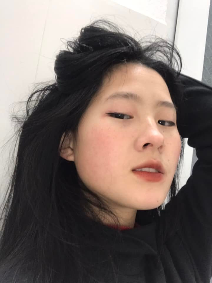 Nữ sinh Sa Pa chia sẻ, cô cực kỳ yêu thích và cảm thấy tự tin nhất khi được khoác lên người bộ trang phục truyền thống của đồng bào người Dao Đỏ.