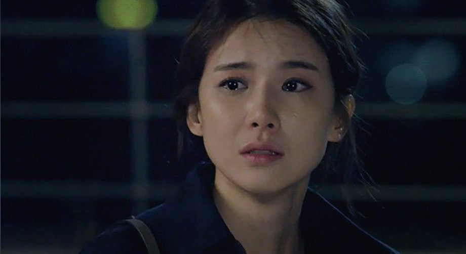 Khi thay chong buoc ra cung nguoi do, toi rung roi chan tay