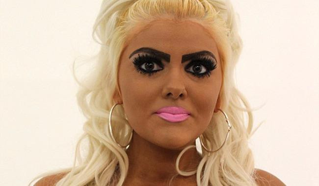 Ngay sau khi xuất hiện trên mạng xã hội, mẫu mi "chổi xể" này nhanh chóng nhận được sự quan tâm và những bình luận hài hước từ cộng đồng mạng.