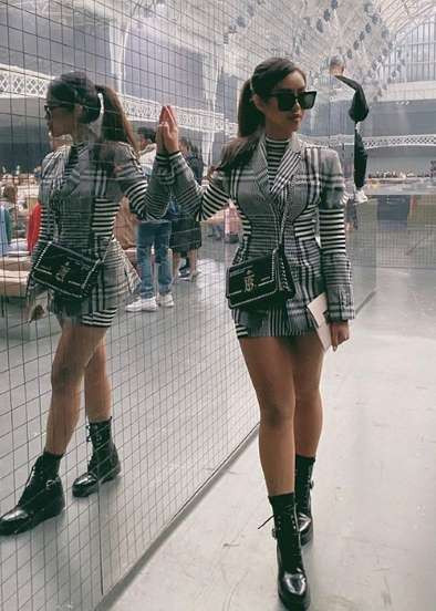 Dù dương tính với virus Corona nhưng với sự giúp đỡ tận tình của dàn bác sĩ, Tiên Nguyễn khỏi bệnh. Cô nàng thực hiện đầy đủ và nghiêm túc từng công đoạn từ cách ly, phác đồ điều trị.