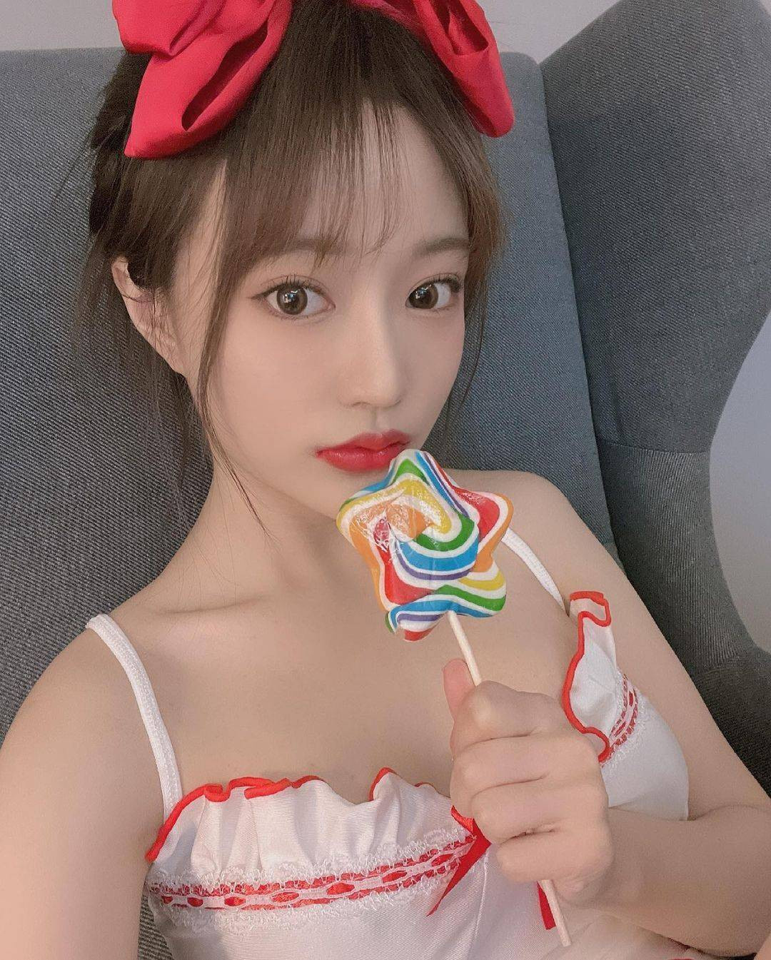 Đối với một streamer mới vào nghề như Yuu Lee, án phạt này là bài học đắt giá.