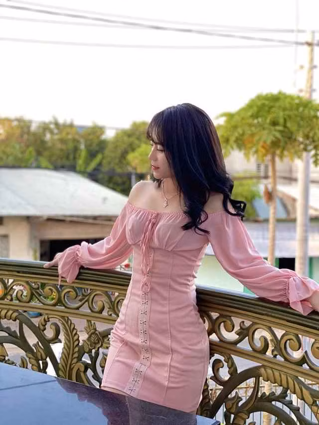 Sinh ra trong gia đình có truyền thống kinh doanh, Otani được cha truyền dạy nhiều kinh nghiệm, kiến thức về các loại vỏ xe, lốp xe ô tô. Cô và cha rất hợp nhau vì cùng chung đam mê, sở thích độ xe.