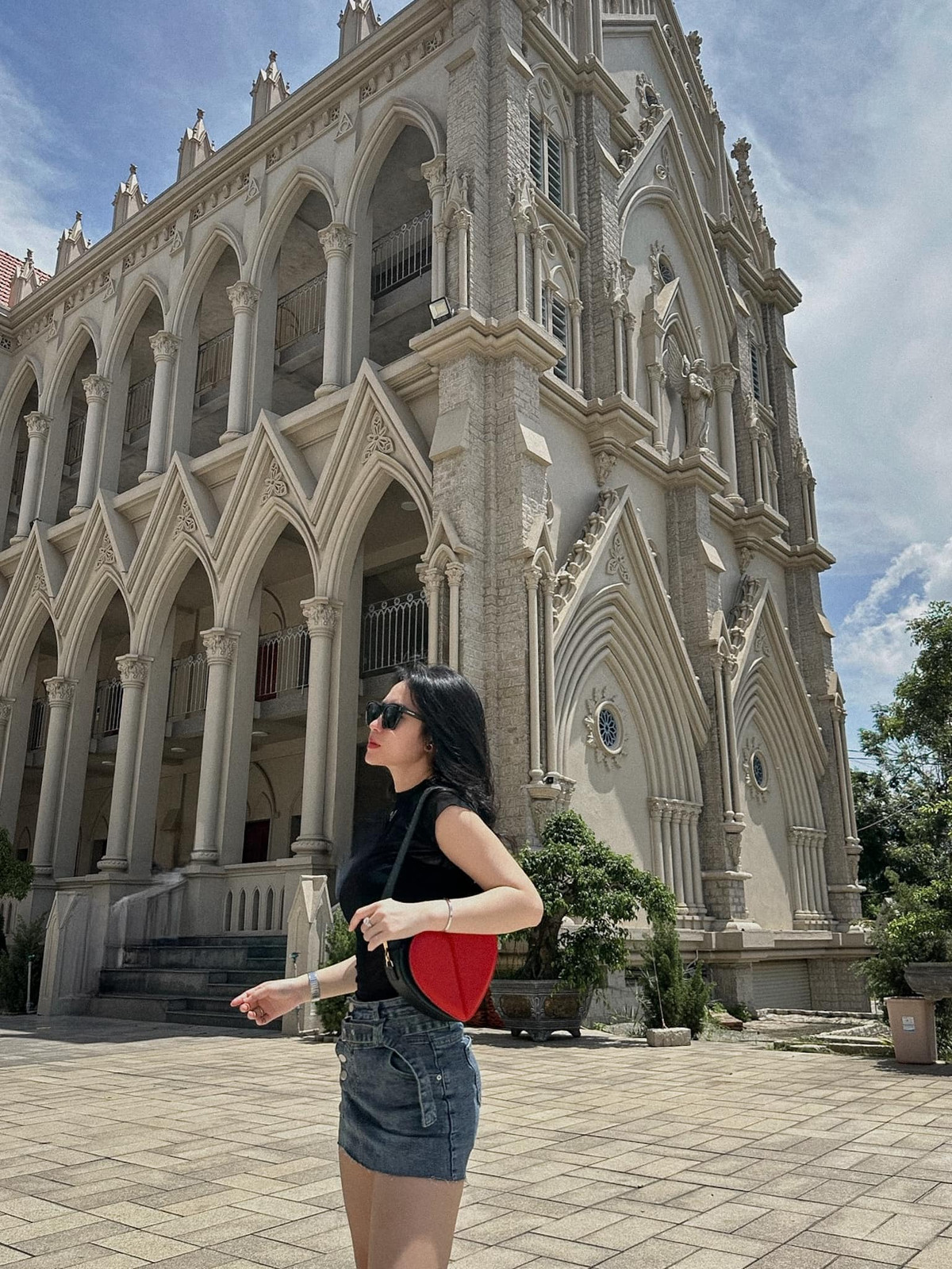 Cô gái Đồng Nai lý giải, tên của cô bắt nguồn từ một loại vỏ xe hơi nổi tiếng.