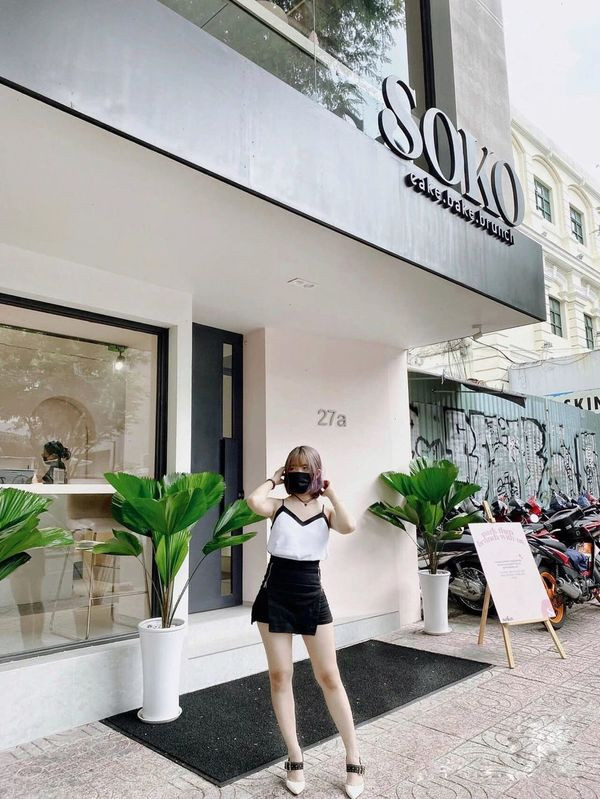 Nhiều người cho rằng nữ chính show hẹn hò này quá thực dụng, sống chỉ biết vật chất chứ không phải tình cảm. Tuy nhiên, một vài tài khoản tỏ ra bênh vực, cho rằng chia sẻ của cô nàng là thẳng thắn.