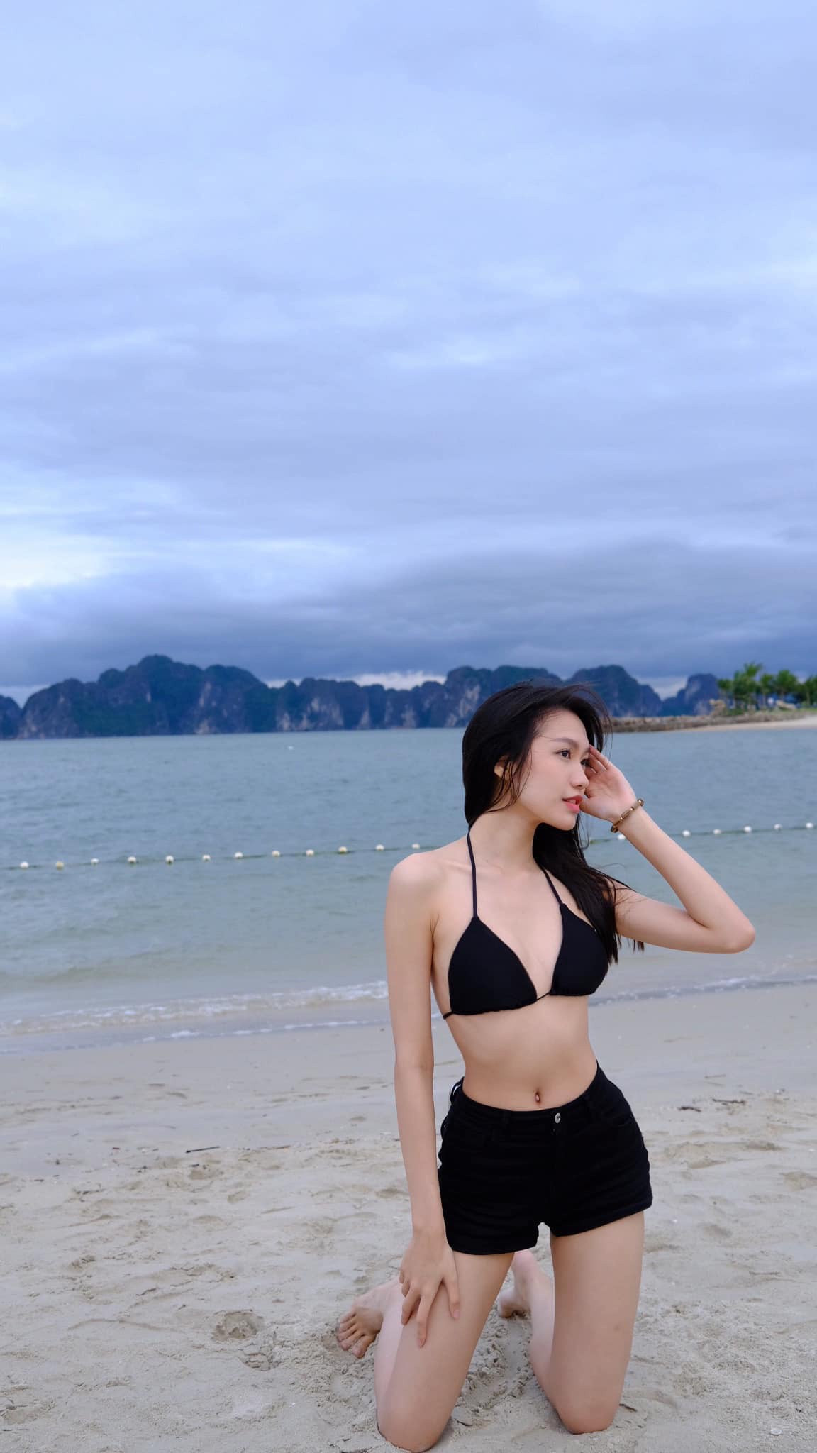 Đây không phải là lần đầu tiên Doãn Hải My đăng tải hình ảnh gợi cảm trên trang cá nhân.
