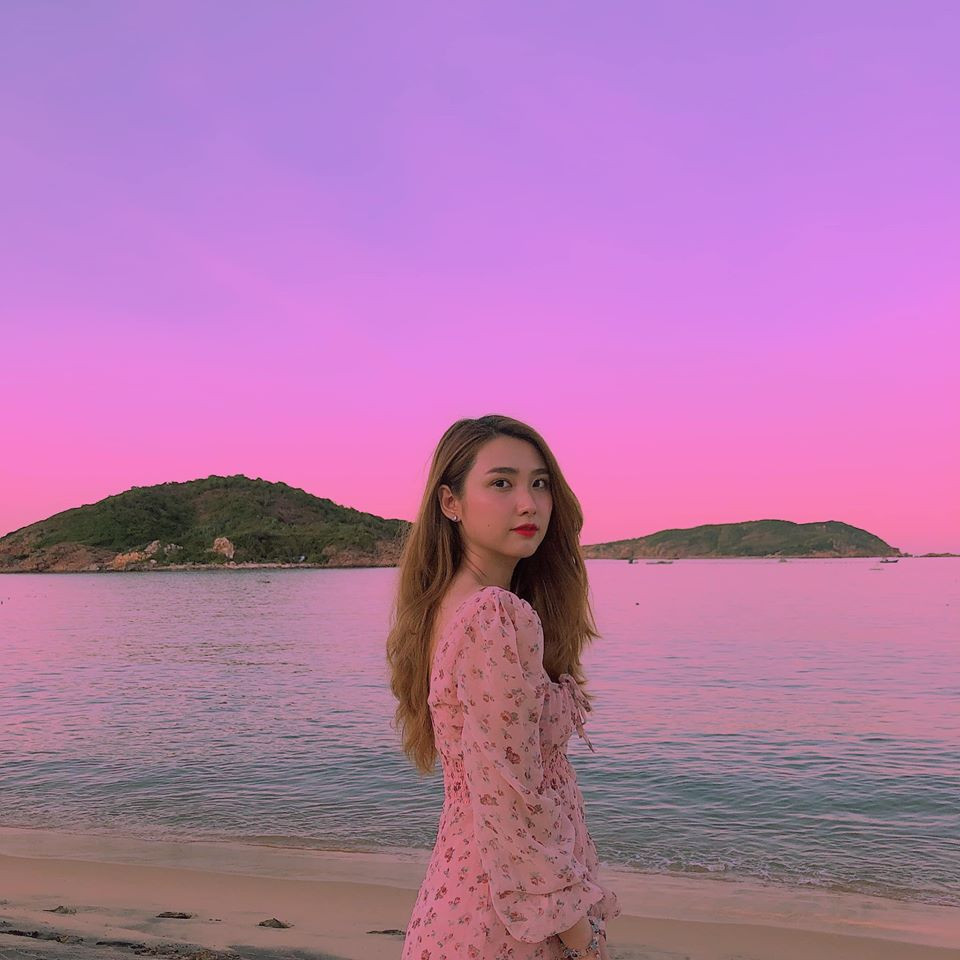 Đến tháng 5/2019, nhiều người lại tìm ra bằng chứng cho rằng Thanh Mèo – Bùi Tiến Dũng đã đường ai nấy đi. Hot girl sinh năm 1996 vẫn im lặng. Chàng “thủ môn quốc dân” cũng không có bất cứ chia sẻ nào về chuyện tình cảm.