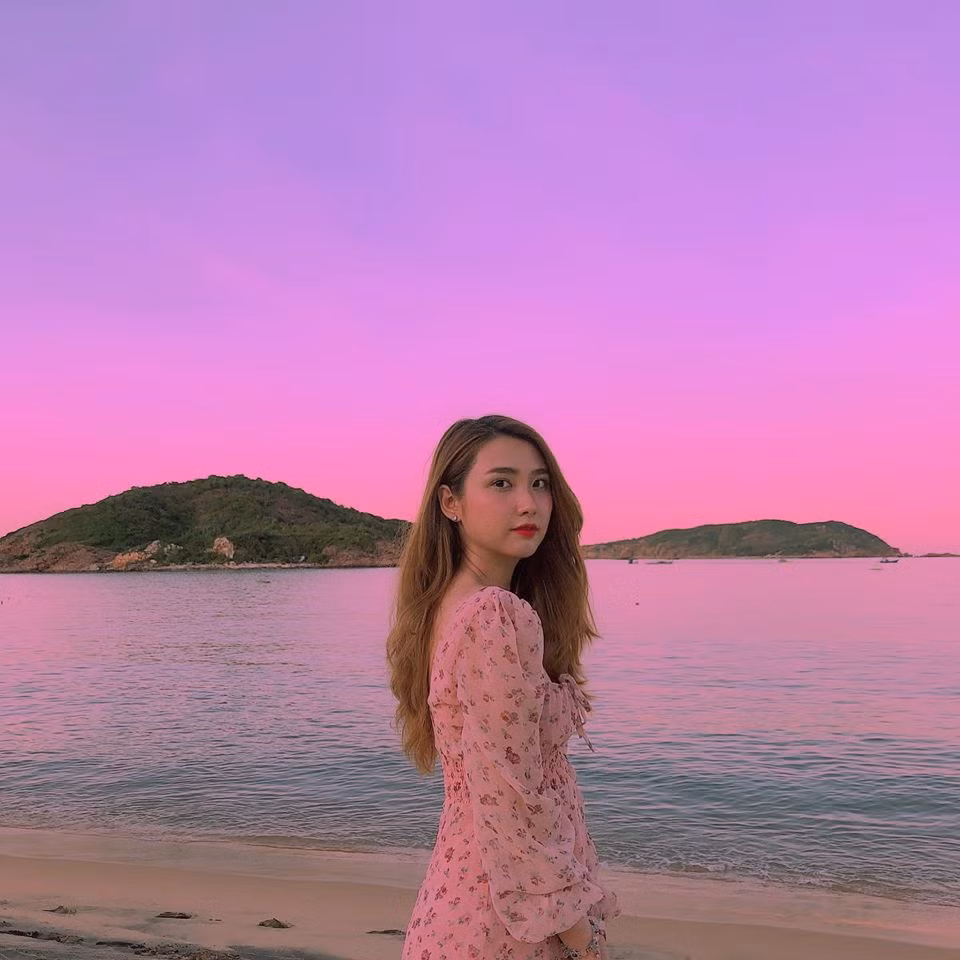 Đến tháng 5/2019, nhiều người lại tìm ra bằng chứng cho rằng Thanh Mèo – Bùi Tiến Dũng đã đường ai nấy đi. Hot girl sinh năm 1996 vẫn im lặng. Chàng “thủ môn quốc dân” cũng không có bất cứ chia sẻ nào về chuyện tình cảm.