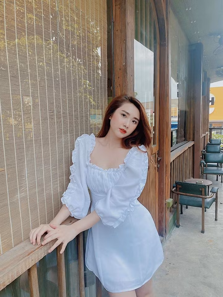 Bên dưới comment, nhiều người ủng hộ Thanh Mèo, thương xót cô nàng bị những người đàn ông bắt nạt.