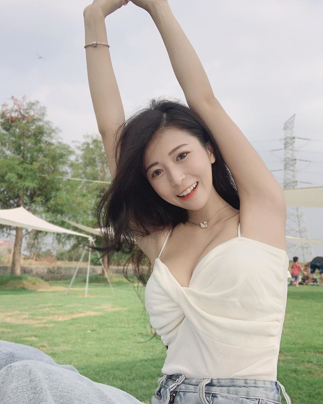 Trên trang cá nhân của mình, Lin Jiayi thường xuyên chia sẻ những bức ảnh đời thường khiến người hâm mộ phải ghen tị với vóc dáng của cô.