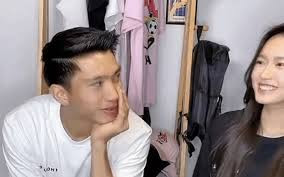 Mới đây, hậu vệ Đoàn Văn Hậu và Doãn Hải My đã lên livestream giải đáp những thắc mắc về chuyện tình yêu của mình.