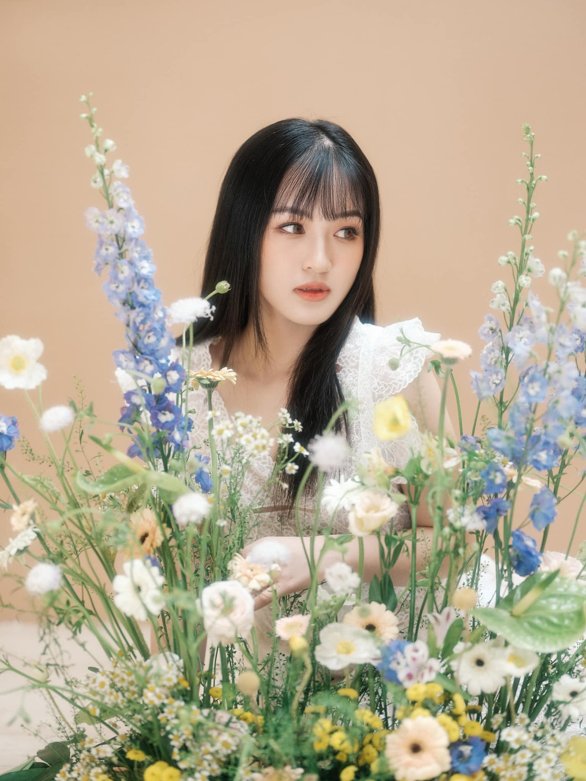 Bên cạnh đó, Thục Anh cũng bộc bạch cô đang xây dựng hình ảnh và luyện tập để trở thành một MC. Đảm nhận nhiều công việc một lúc nên cuộc sống của cô bạn khá bận rộn. Dẫu vậy, mỹ nhân sinh năm 2002 luôn lạc quan và tích cực.