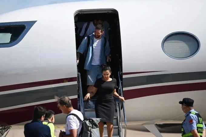 Tran giao huu Indonesia va Argentina: Ly do Messi vang mat