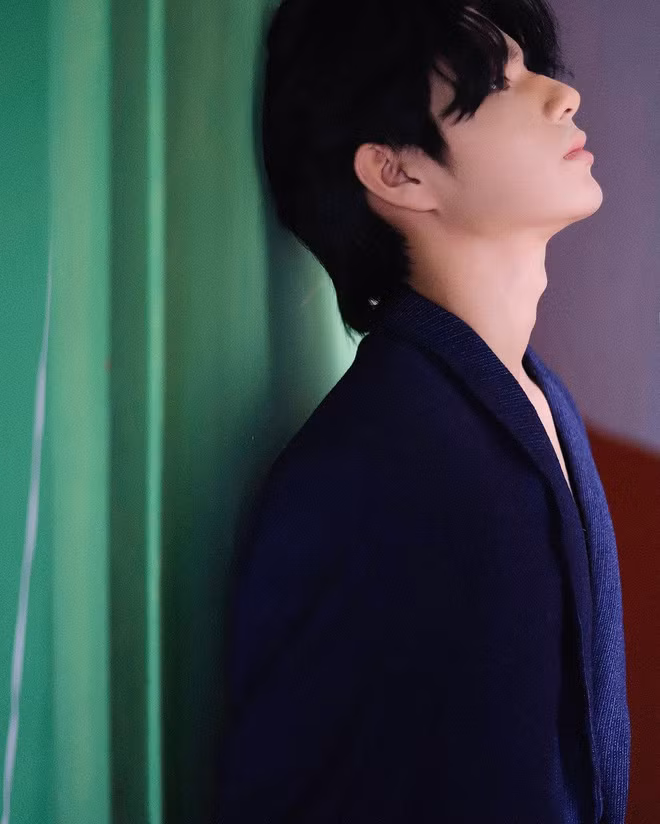 Về việc được nhận xét giống nhiều ngôi sao, Tuấn Anh cảm thấy khá vui. Tuy nhiên, cậu bạn cho hay vẫn hy vọng mọi người sẽ nhớ đến mình vì mình là Phan Công Tuấn Anh chứ không phải vì là bản sao của ai đó.