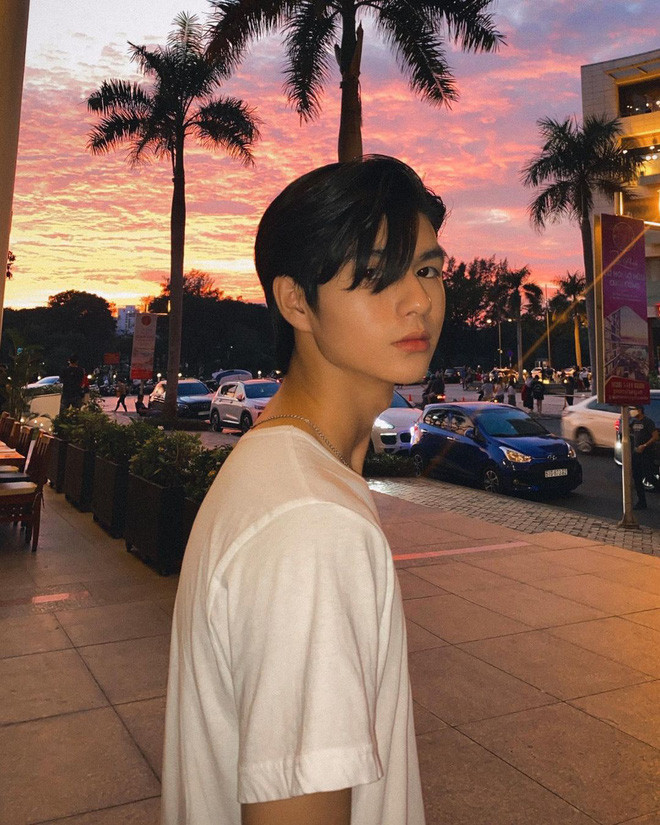 Vì còn trẻ và đam mê nghệ thuật nên Tuấn Anh muốn thử sức mình ở nhiều lĩnh vực hơn.