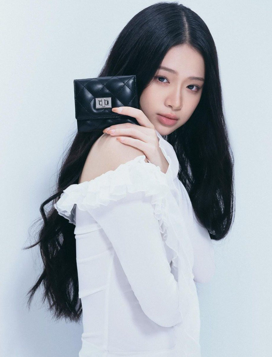 Hiện tại Linh Ka có tập thêm pilates, đây là bộ môn được nhiều người ưa thích bởi giúp tăng sự dẻo dai cho cơ thể, sử dụng các nhóm cơ xuyên suốt quá trình tập luyện. C