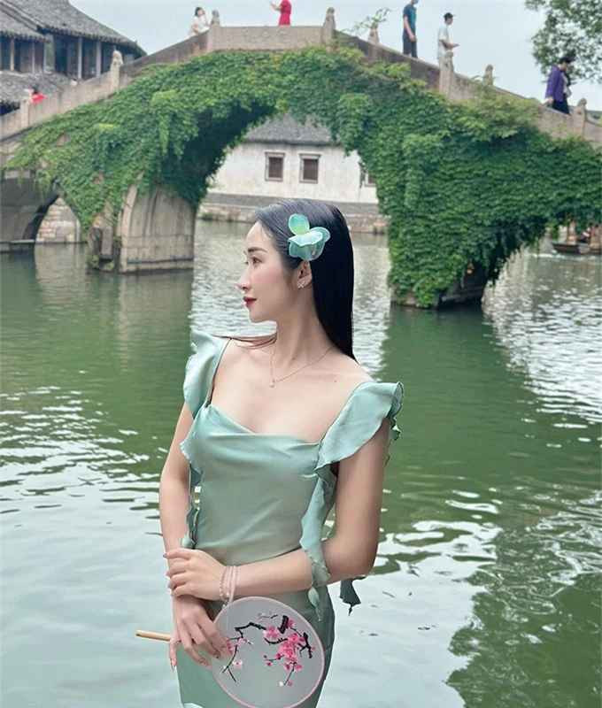 Cách đây 4 năm, Phương Thảo "gây sốt" trên mạng xã hội qua những bức ảnh khoe vóc dáng cân đối, gương mặt xinh đẹp.