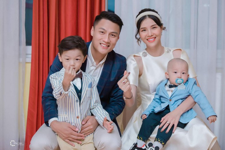 "Có thể hôm nay chúng tôi hạnh phúc, ngày mai, ngày kia, ngày kìa chưa chắc chúng tôi đã hạnh phúc. Còn về đàn ông, không phải là quơ đũa cả nắm nhưng tôi sẽ nói thẳng luôn quan điểm của tôi. Bản tính của giống loài của đàn ông là săn mồi, đàn ông sẽ không chung thủy 100% với bất kỳ ai cả", Kỳ Hân nói.