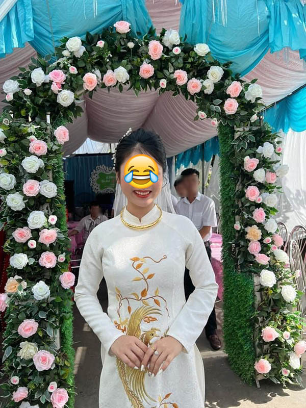 Cô dâu nhảy hiphop cực vui, chào mừng nhà trai khiến netizen choáng váng Co dau nhay hiphop cuc vui, chao mung nha trai khien netizen choang vang