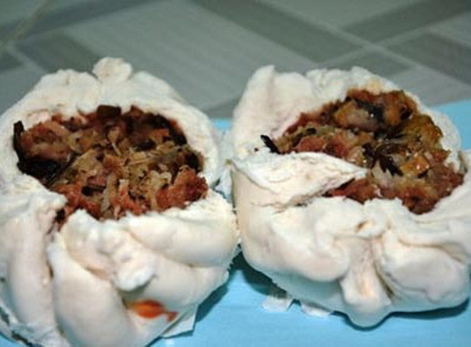 Bài đăng của Quang Sơn nhận về rất nhiều bình luận hài hước đến từ cư dân mạng. Ngay sau đó, anh chàng đã quyết "phục thù" bằng cách thực hiện món bánh bao mới và tìm ra các lỗi sai mình đã gặp phải.