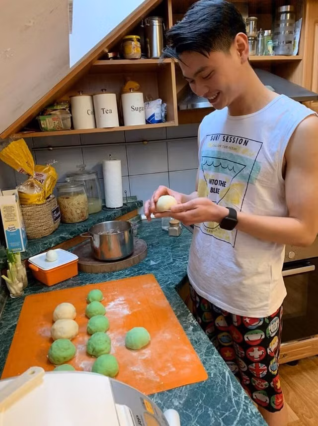 Ngay sau đó, anh chàng này đã quyết "phục thù" bằng cách cho ra đời những chiếc bánh "thành công hơn phiên bản cũ".