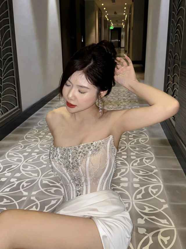 Đa số người hâm mộ ủng hộ quyết định của nữ MC Khánh An, cho rằng mọi người có quyền làm đẹp và tự tin về cơ thể của mình. Đồng thời, chúc mừng cô vì giờ đây cô sở hữu cả nhan sắc lẫn tài năng và chuyên môn.