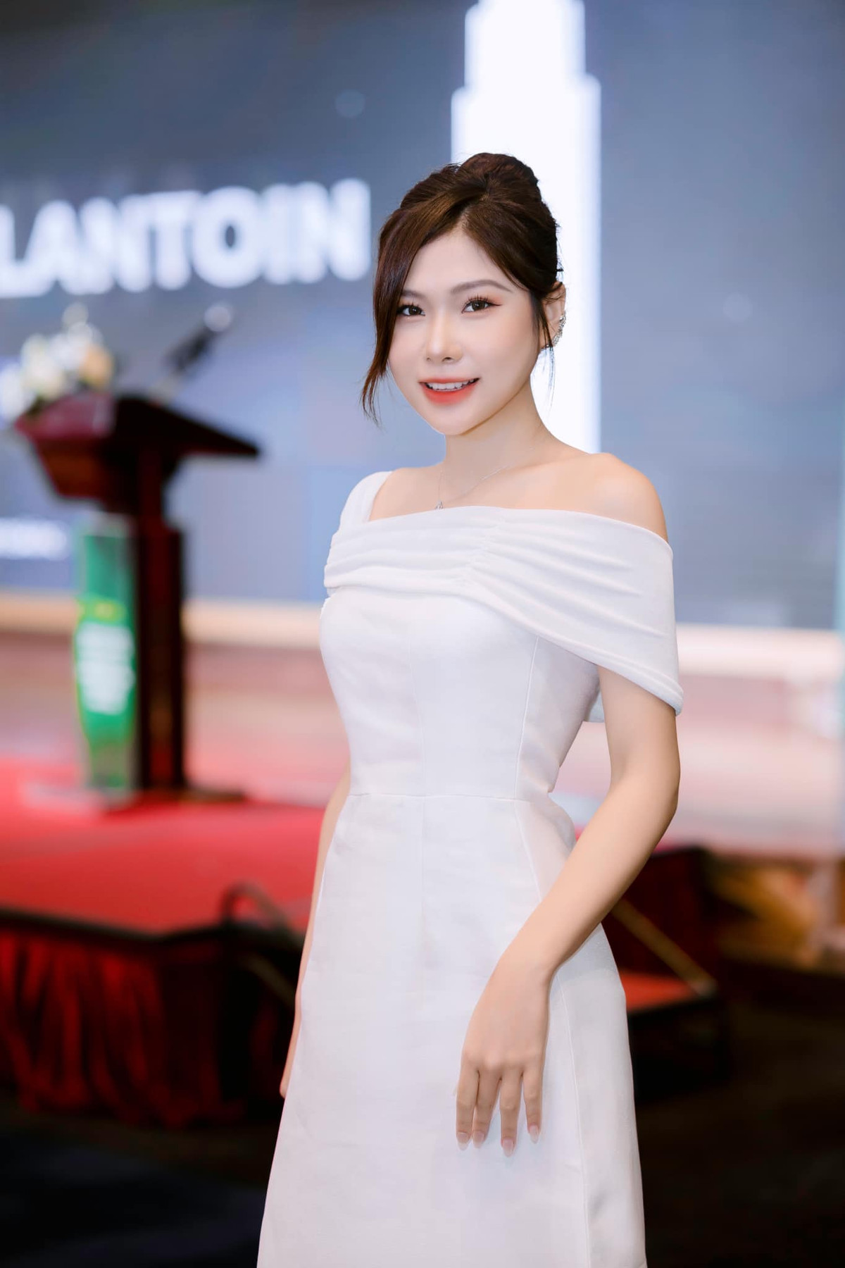 Khánh An từng gây ấn tượng với công việc lồng tiếng cho phim hoạt hình trước khi được biệt đến với vai trò MC Esports.