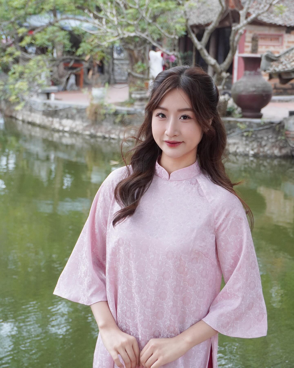 Ngày 19/10 vừa qua, Thanh Hiền đã kết thúc hành trình 100 ngày thay đổi bản thân. Ngoại hình của cô đã thay đổi, trở nên xinh đẹp hơn rất nhiều. Thanh Hiền cho biết mình vẫn đang tiếp tục hành trình tìm tòi, phát triển bản thân và thay đổi những điều chưa làm được trong 100 ngày qua.