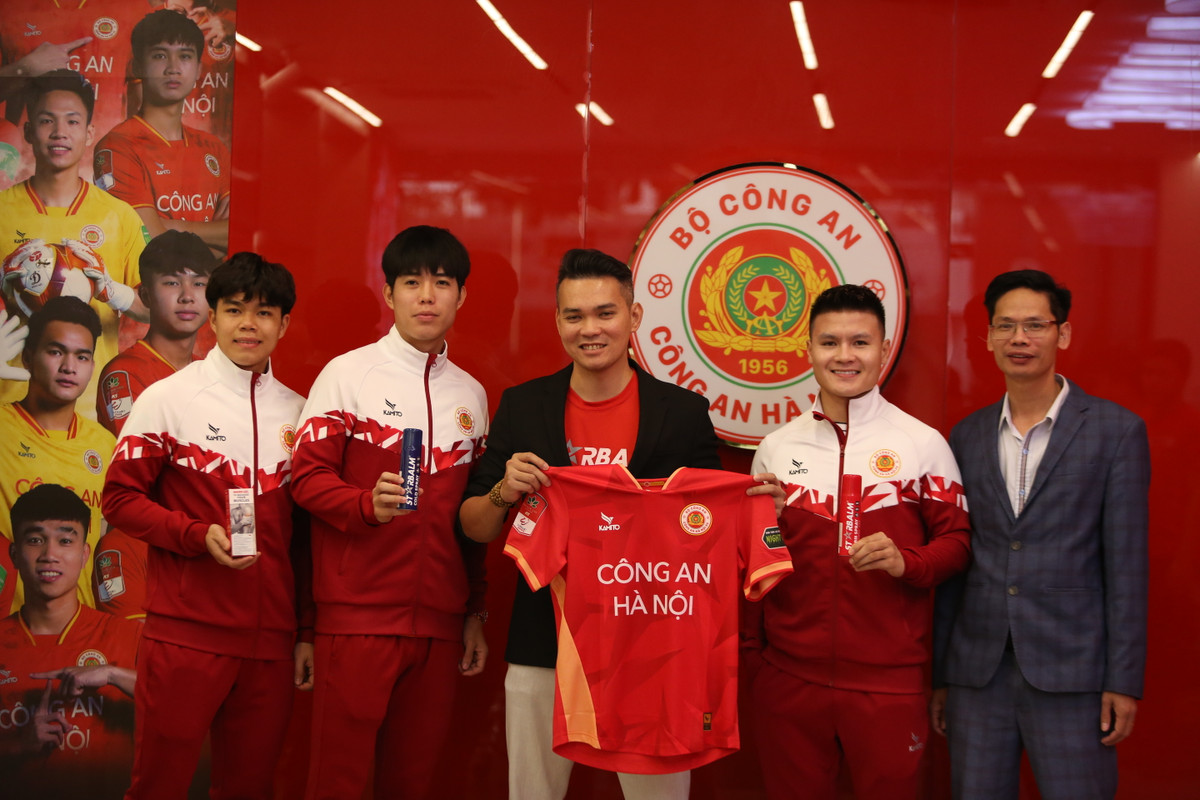 DKVD V-League chu trong cong tac y te cho cau thu