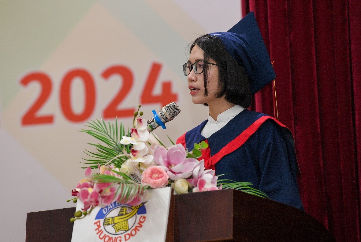 Gan 800 sinh vien DH Phuong Dong rang ro trong ngay tot nghiep-Hinh-4