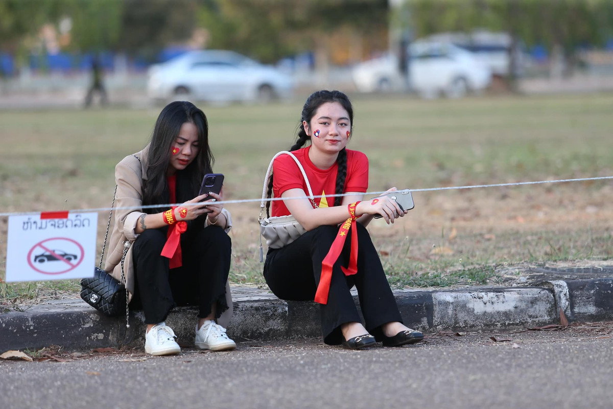 Lao 0-6 Viet Nam: “Chien binh Sao Vang” thi uy tai AFF CUP 2022-Hinh-19