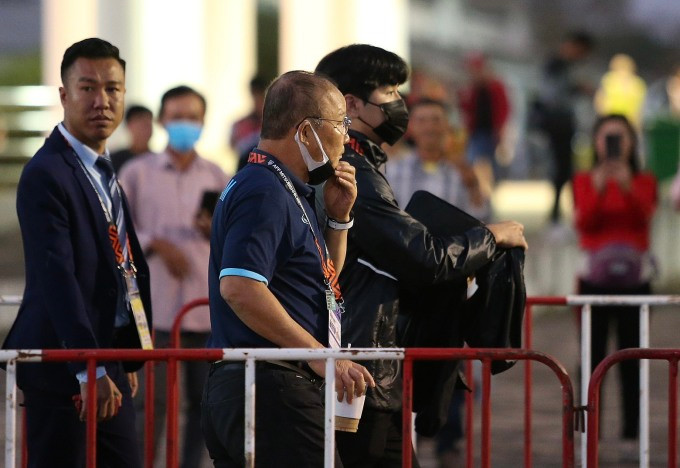 Lao 0-6 Viet Nam: “Chien binh Sao Vang” thi uy tai AFF CUP 2022-Hinh-16