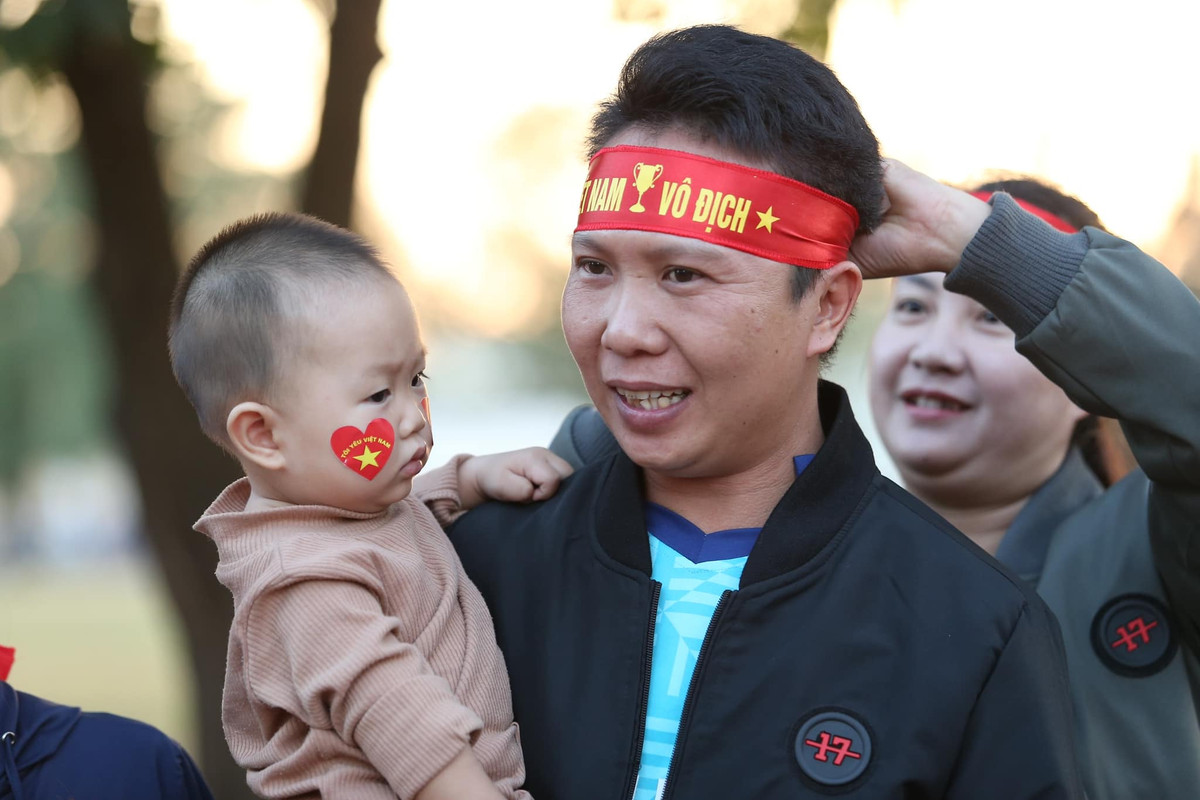 Lao 0-6 Viet Nam: “Chien binh Sao Vang” thi uy tai AFF CUP 2022-Hinh-20