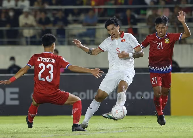 Lao 0-6 Viet Nam: “Chien binh Sao Vang” thi uy tai AFF CUP 2022-Hinh-3
