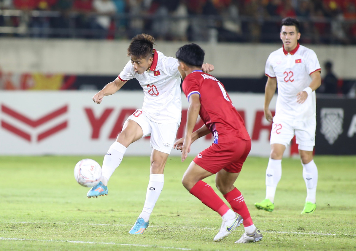 Lao 0-6 Viet Nam: “Chien binh Sao Vang” thi uy tai AFF CUP 2022-Hinh-8
