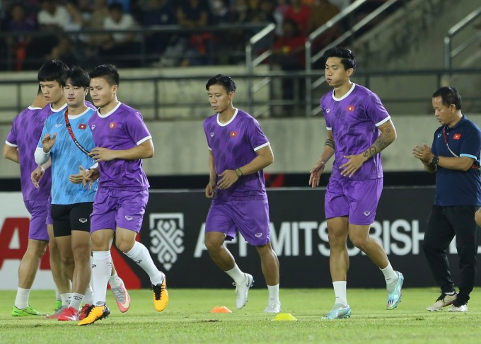 Lao 0-6 Viet Nam: “Chien binh Sao Vang” thi uy tai AFF CUP 2022-Hinh-9