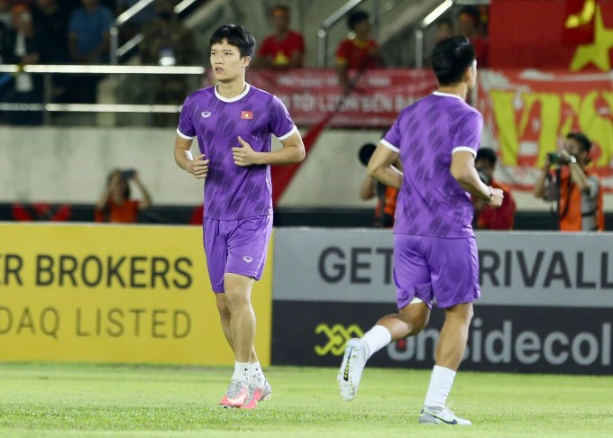 Lao 0-6 Viet Nam: “Chien binh Sao Vang” thi uy tai AFF CUP 2022-Hinh-11