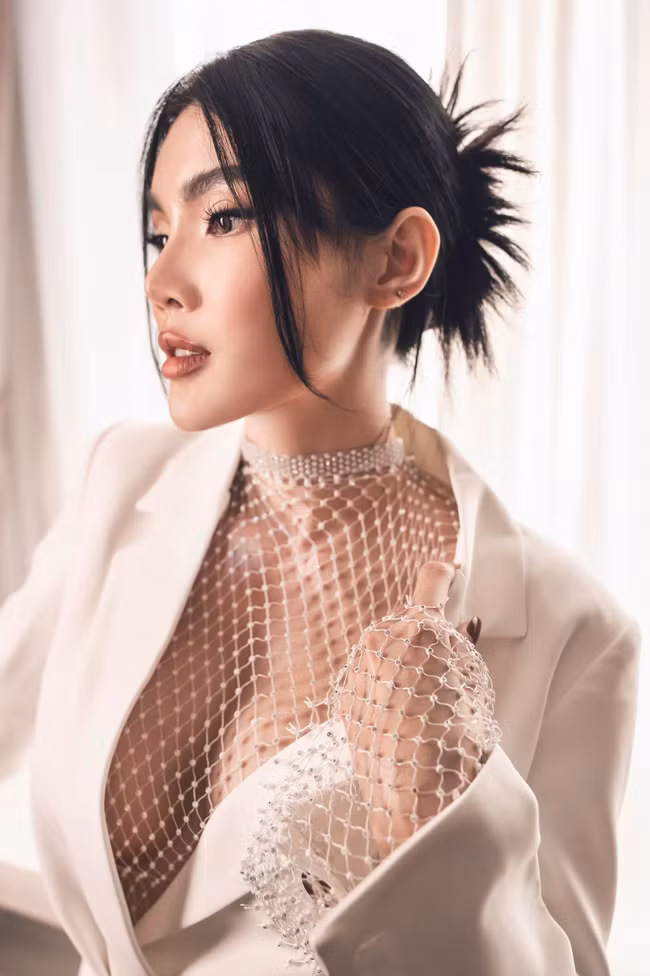 Ở thời điểm hiện tại, Vòng Phối Phối đã là mẹ của một bé gái hơn 1 tuổi.