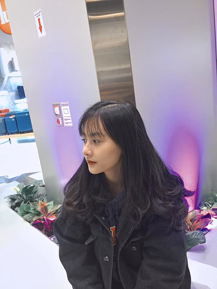 Nhận xét về nhan sắc của Hà Anh, nhiều dân mạng phải thừa nhận rằng nữ sinh 2K3 này thuộc dạng siêu cấp dễ thương, không hổ danh là crush quốc dân khiến nhiều người đứng ngồi không yên…