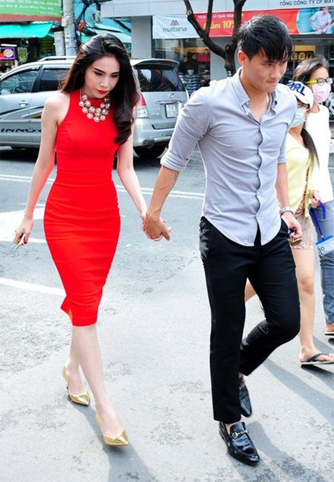 Thế nhưng Công Vinh và Thủy Tiên vẫn yêu, rồi cưới, rồi sinh một bé gái. Chàng cựu cầu thủ đội tuyển Việt Nam chiều vợ cỡ nào, nếu ai thường theo dõi chuyện showbiz, có lẽ không còn lạ.