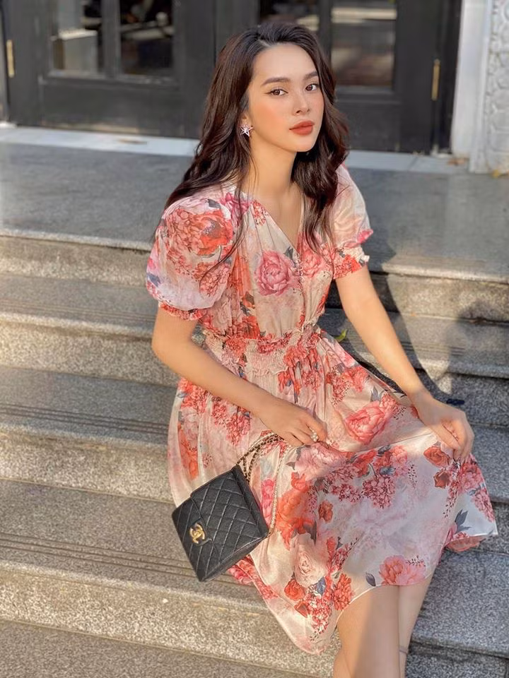 Ít ai biết Quỳnh Lương đã sớm kết hôn khi mới 18 tuổi và chỉ 2 năm sau đó đã ly hôn rồi chọn cách làm mẹ đơn thân.