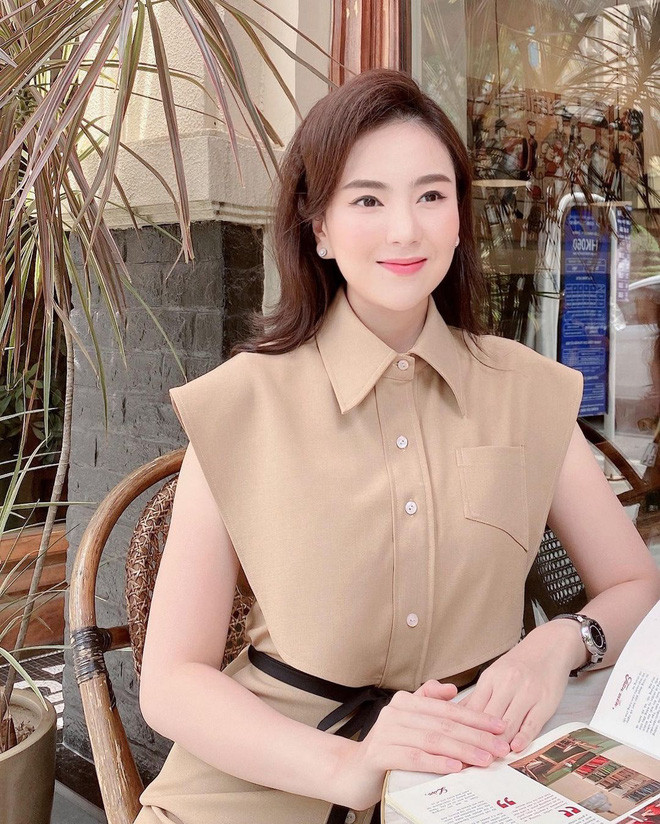 Đây cũng là ngày đầu Mai Ngọc thử sức dẫn bản tin Thời Tiết, từ đó, ra đời cô MC Thời Tiết nổi tiếng xinh đẹp và can đảm.